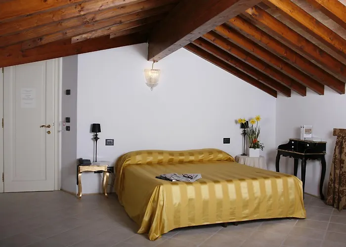 Palazzo Quaranta Hotel 3*