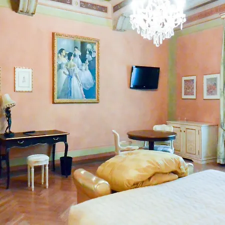 Palazzo Quaranta 3* Piadena